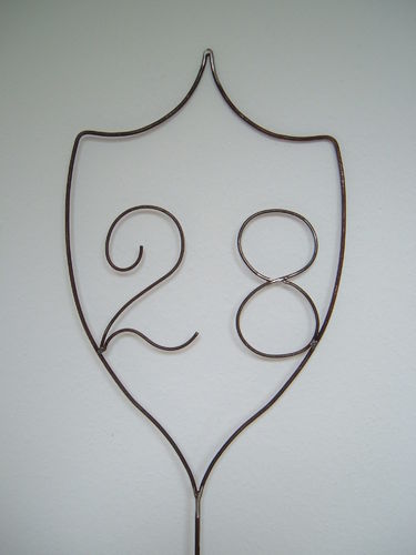 Wappen aus Metall mit Zahlen nach Wunsch in Handarbeit